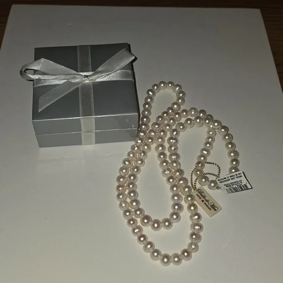 Pearl Necklace 34 Inches Long - Picture 1 of 5